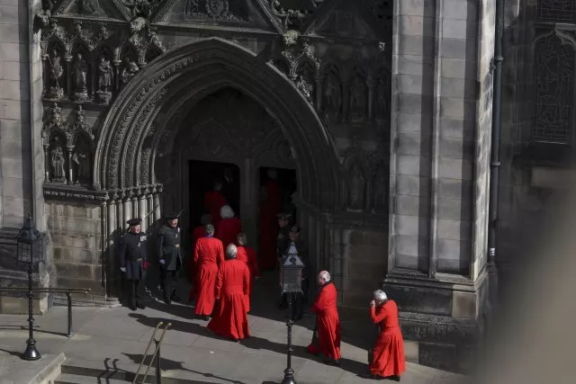 Vuçiç dhe Brnabiç ftohen në funeralin e Mbretëreshës Elisabeth II