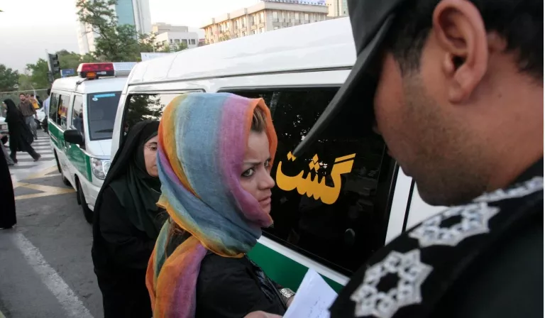 Irani shfuqizon Policinë e Moralit