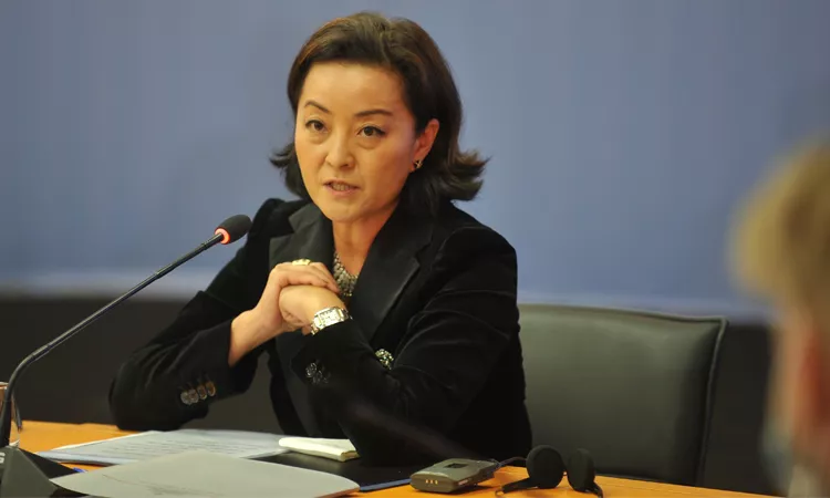Merita e Yuri Kim: Bëri qesharakë gazetarët që u përpoqën ta mbrojnë nga vetja