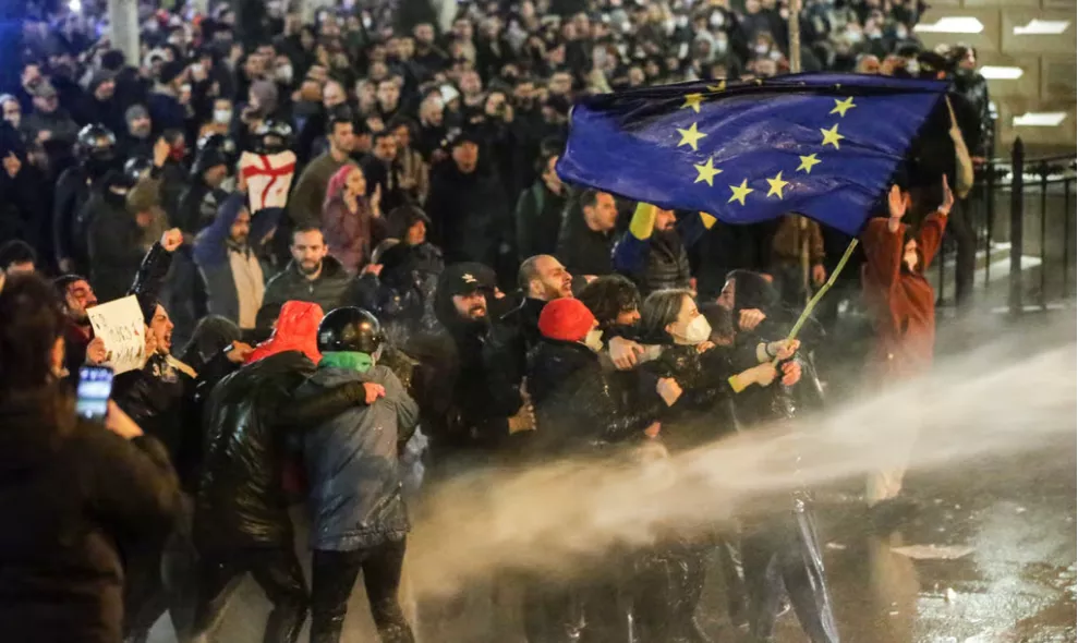 Protesta në Tbilisi kundër ligjit për regjistrimin e OJF-ve