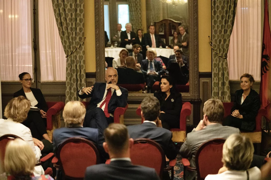 Biznesi: T'i jepet akses medias në dosjet dhe të dhënat e procesit të prokurimeve!
