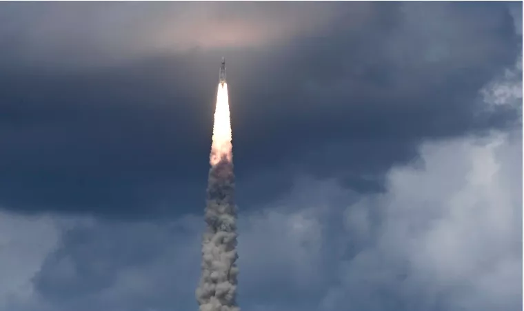 Video/India lëshon Chandrayaan-3 drejt Hënës