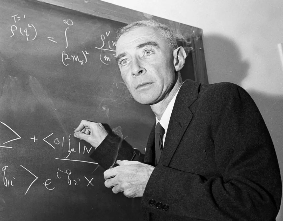 J. Robert Oppenheimer, “babai i bombës atomike” dhe i parandalimit bërthamor!