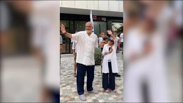 Tenton të hyjë nga dritarja e Italisë