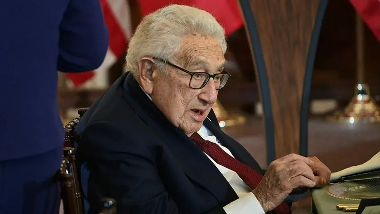 Kissinger: Europa gaboi rëndë me emigrantët