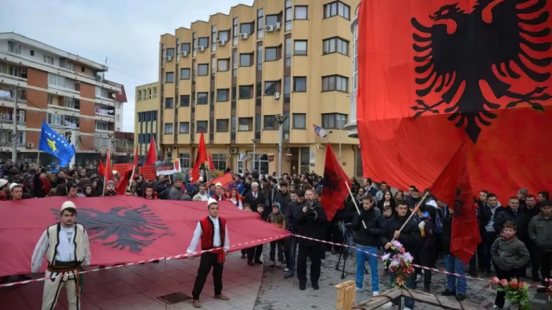 Serbia fshin adresat e shqiptarëve. Çështja shkon në Kushtetuese