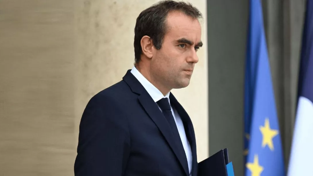 Parisi pranon përfshirjen e mercenarëve francezë në radhët e ushtrisë ukrainase