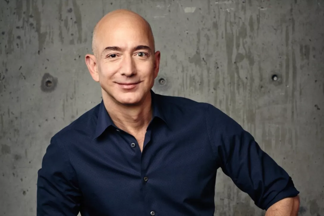 Jeff Bezos shet 2 miliardë dollarë aksione të Amazon