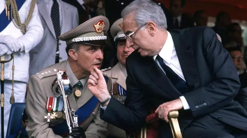 Aldo Moron e lanë të vritej amerikanët. Cossiga diktohej nga këshilltarë nga SHBA