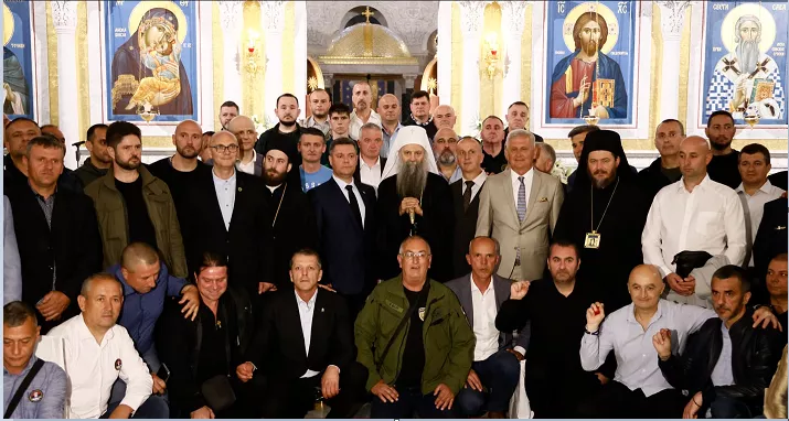 Patriarku serb në parakalim simbolik me veteranët e luftës së Koshares dhe Pashtrikut