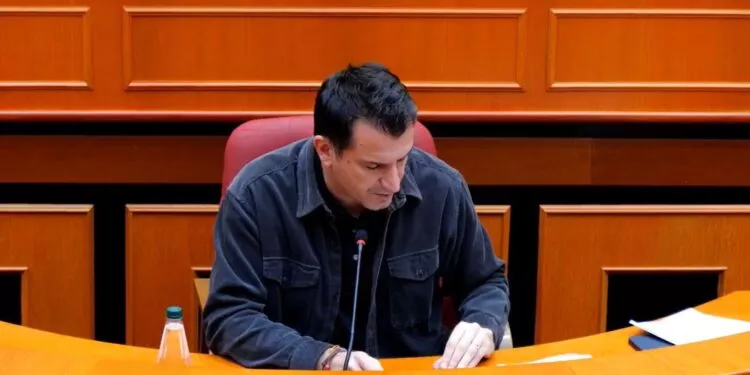 Skandali 5D, Veliaj braktis mbledhjen e Këshillit Bashkiak