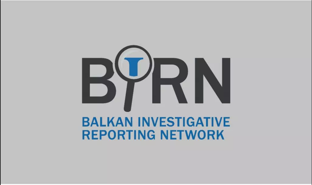 Media: BIRN në krizë. Pakënaqësitë me lidershipin e mbështetur nga Londra dhe heshtja e gazetarëve