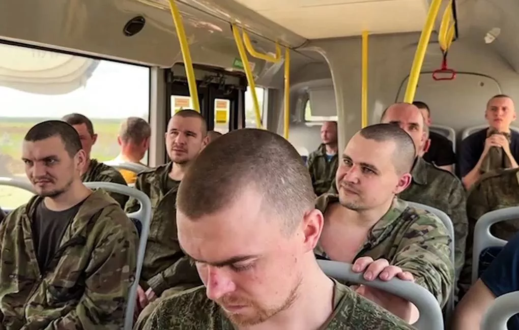 Rusia dhe Ukraina shkëmbejnë robërit e luftës