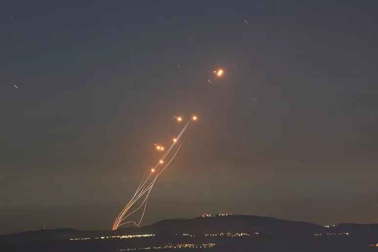 Libani kundërpërgjigjet, 70 raketa drejt Izraelit