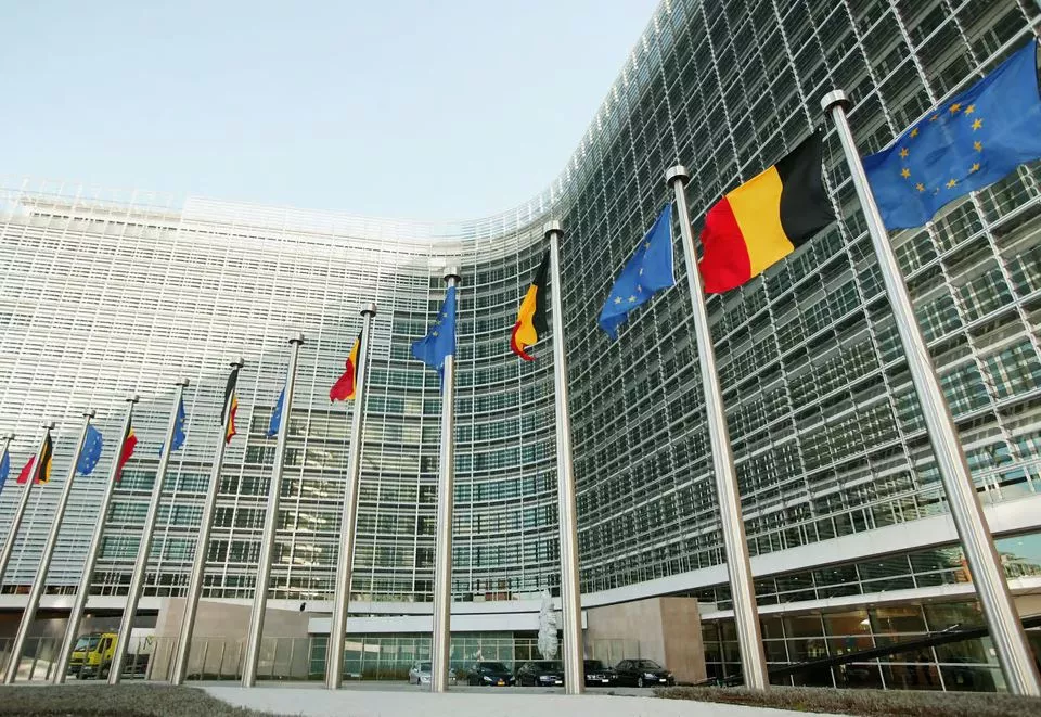 Vendet anëtare i kërkojnë Komisionit Evropian të heqë dorë nga rekrutimi i 2 500 nëpunësve civilë