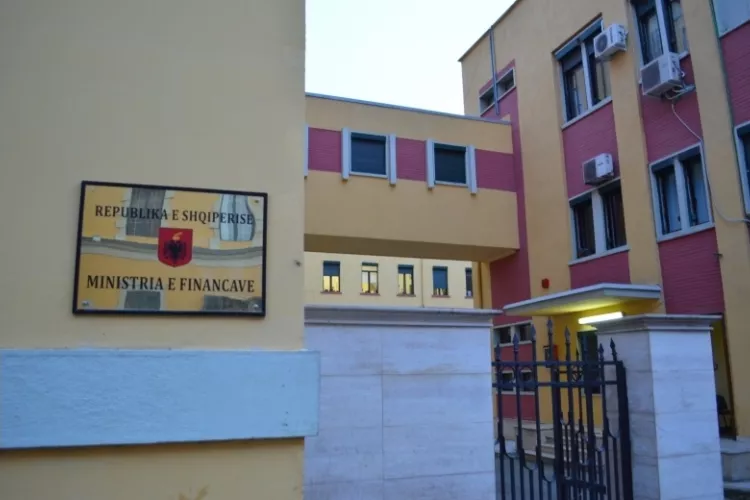 Ardian Fullani shpallet i pafajshëm