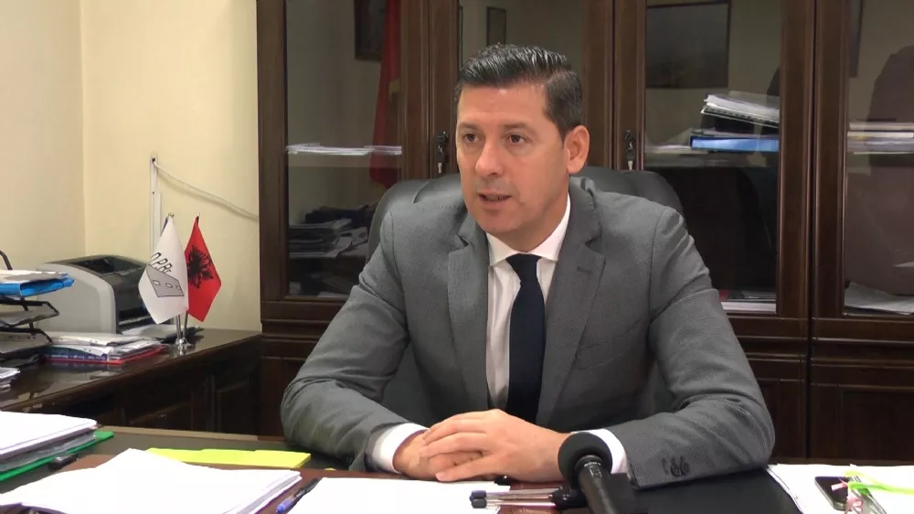 Njolloset prapë LSI. Drejtori i Rrugëve akuzohet për dëm 4.5 milionë euro